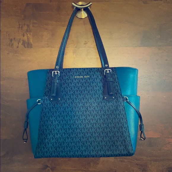 Michael Kors Tote and Wallet - Picture 2 of 8